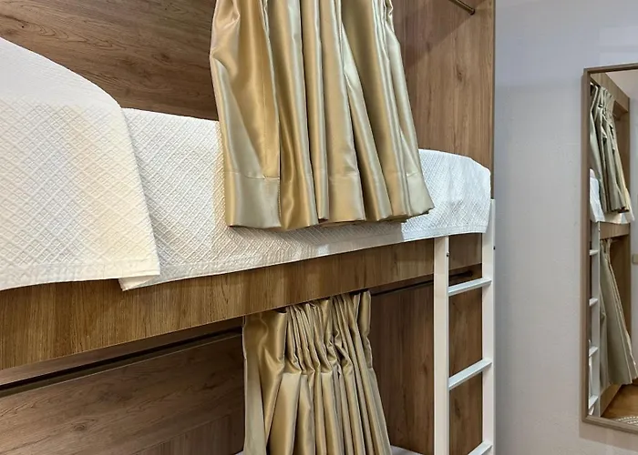 Auberge de jeunesse Da *